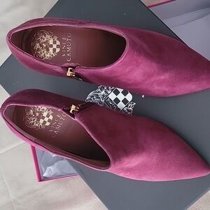 Vince Camuto Pinot suede  Ankle Boot with zipper size 7.5 M Brand New
